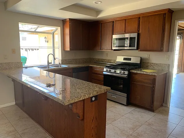 4 bed, 1471 sqft, $2,695 — Photo 2