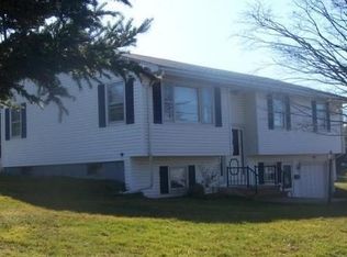 165 Kearns Ave, Tiverton, RI 02878