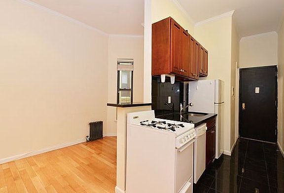 2nd image of 370 Columbus Ave APT 4J