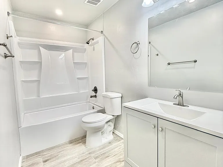 2824 N Woodland Ave #1 — Photo 9