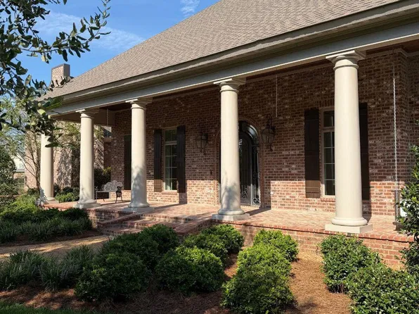 6721 Christina Oaks Dr, Alexandria, LA 71301