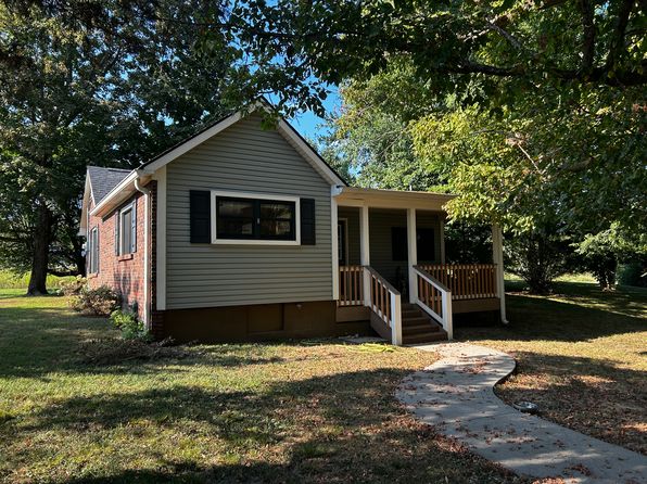 32 Elkhorn Tavern Rd