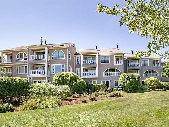 2nd image of 17 Whaler Ln