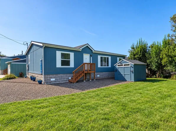 177 S Dolphin St, Rockaway Beach, OR 97136