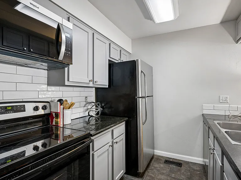 6600 E Mississippi Ave #5 — Photo 4
