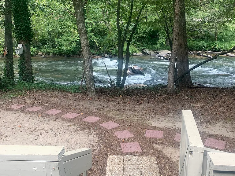 Riverside Dr — Photo 1
