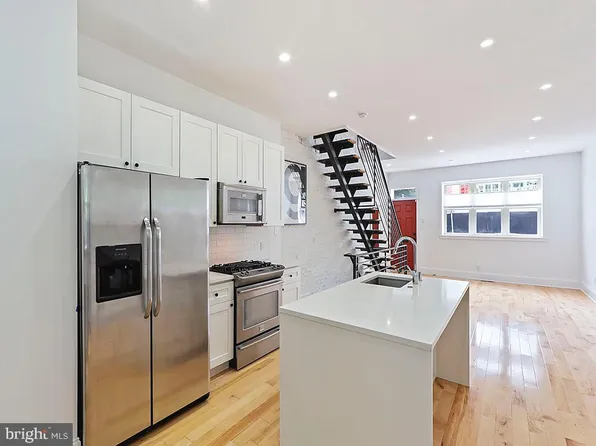 1017 S 13th St, Philadelphia, PA 19147