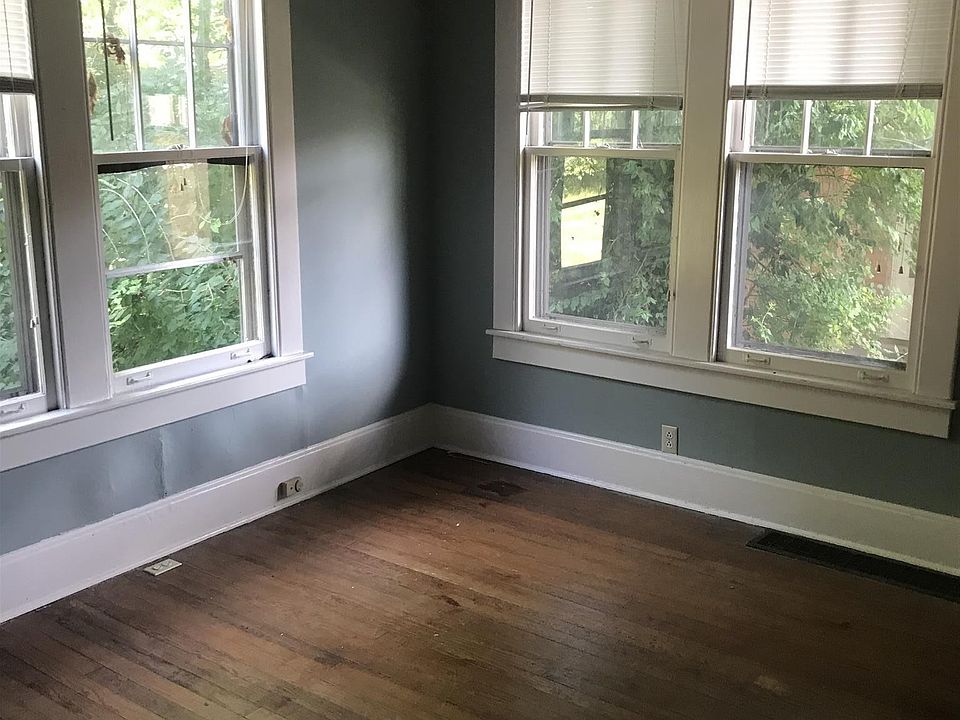 2nd image of 2212 29th Ave S #A