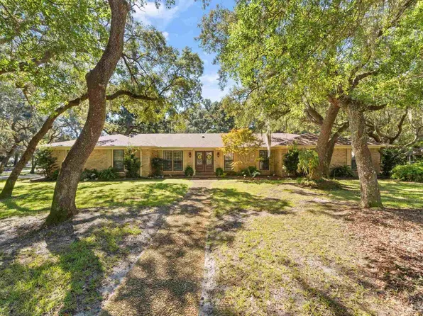 593 Bay Cliffs Rd, Gulf Breeze, FL 32561