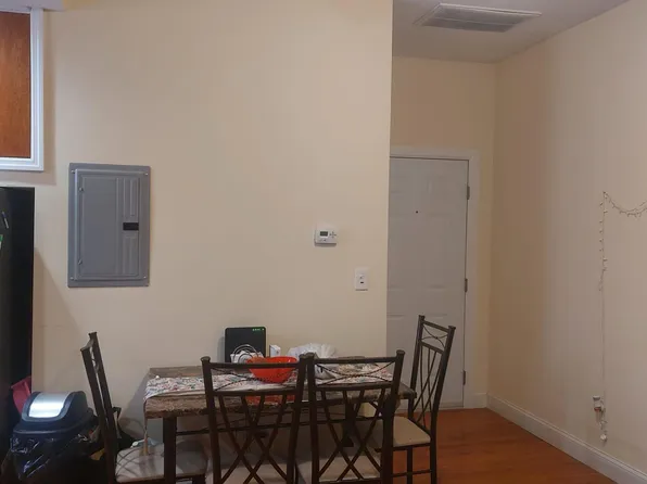 4704 Grand Avenue image 4 of 14