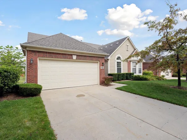40627 Lenox Park Dr, Novi, MI 48377