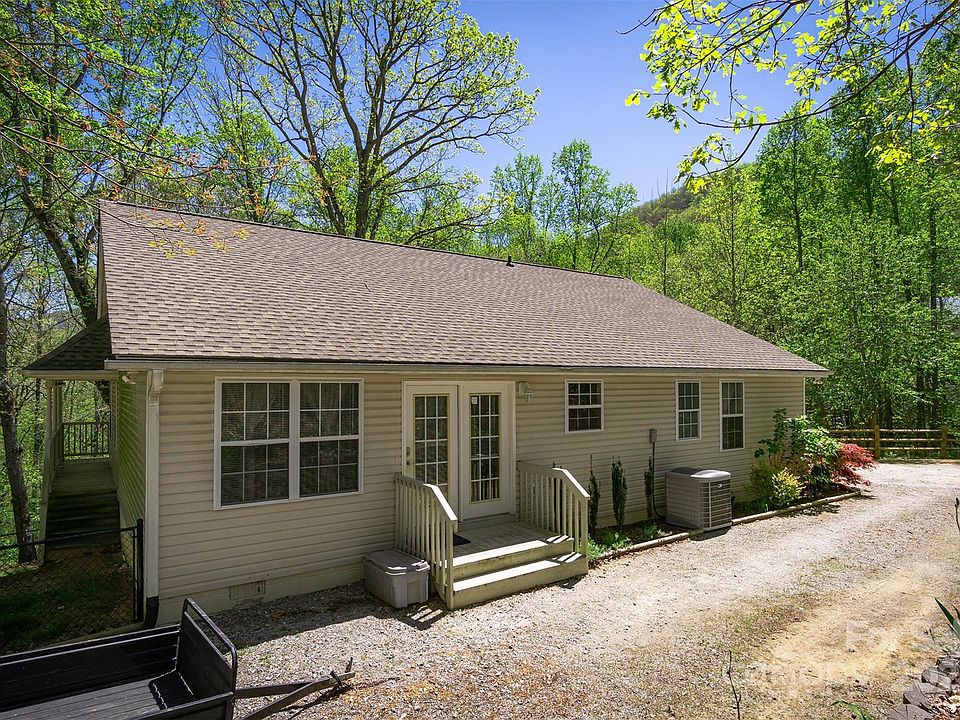 1st image of 12 Hutchinson Woods Dr