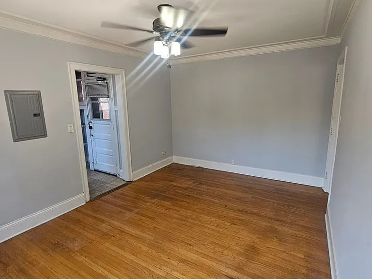 1509 Hinman Ave — Photo 5