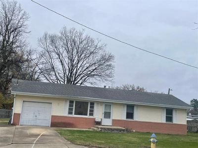 3 Hance Dr, Charleston, IL, 61920