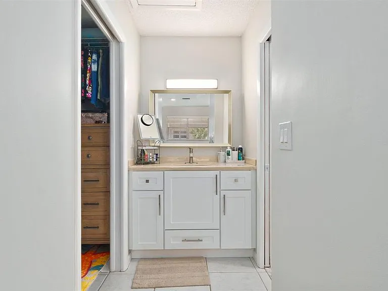 943 Savannas Point Dr #D — Photo 61