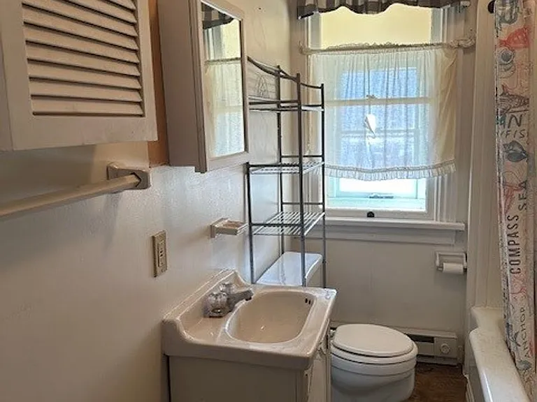 606A Center St — Photo 10