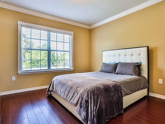 3rd image of 293 McLeods Way