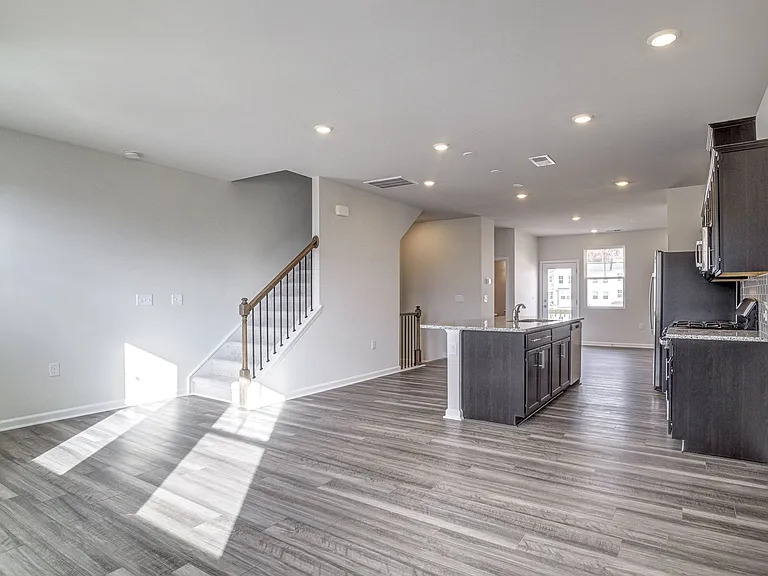 2437 Kasota Ln — Photo 21