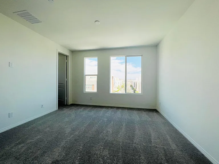 207 Merit — Photo 31