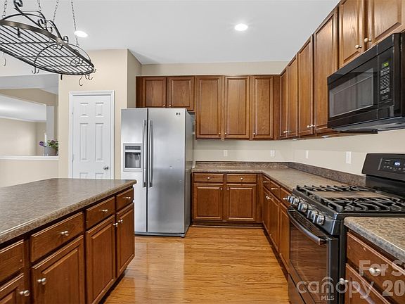 5th image of 112 Colville Rd