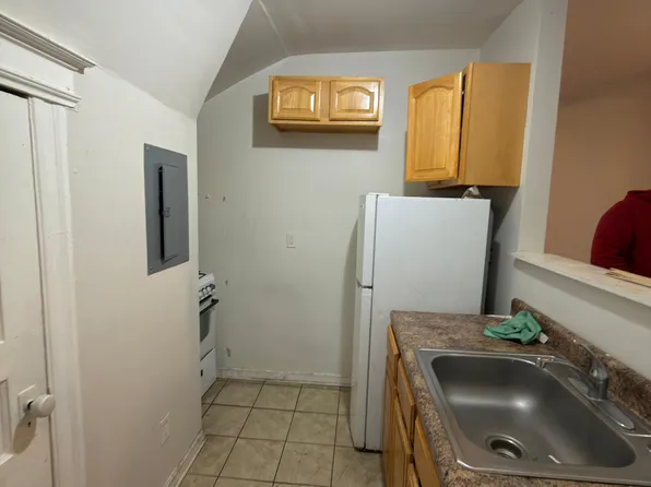 138 N 12th St #3A, Newark, NJ 07107