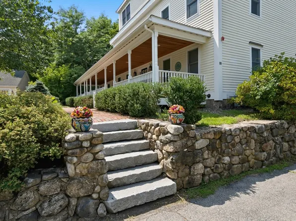 10 Friend Ct Unit 3, Wenham, MA 01984
