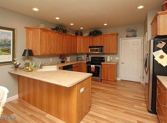 5th image of 71670 Fox Creek Blvd