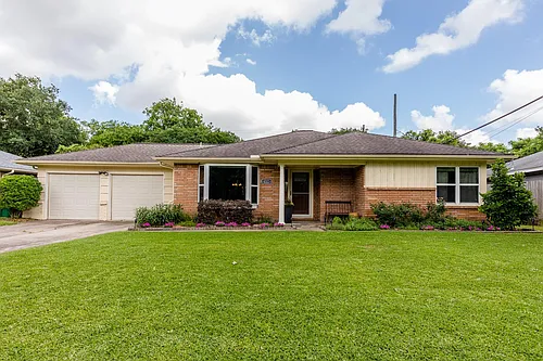 8323 Lorrie Dr Photo 1