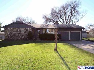 9123 Parker St, Omaha, NE 68114