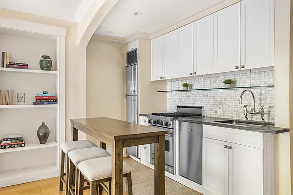 Sold by Compass | media 6