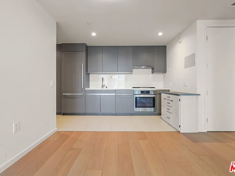 889 Francisco St #2011 — Photo 10