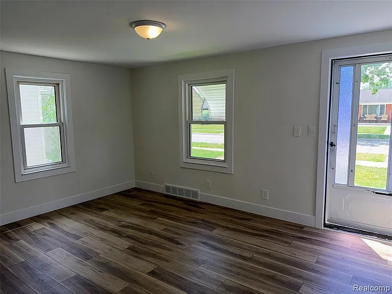 14424 Borgman St — Photo 2