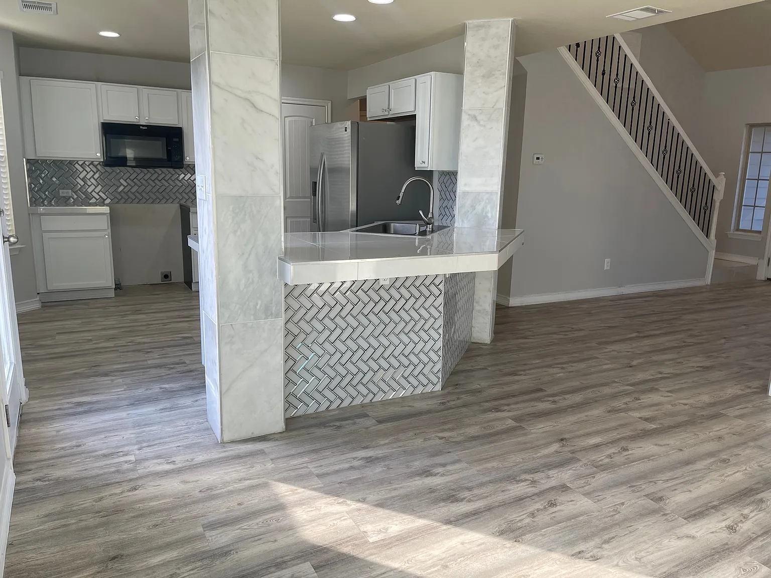 3 bed, 2.5 bath, 1666 sqft, $2,300 — Photo 3