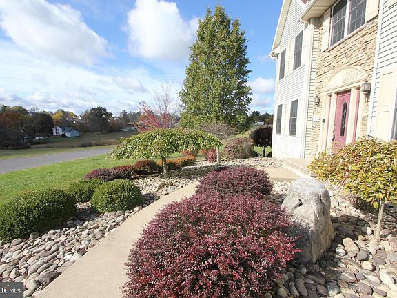 3rd image of 129 Erickson Dr