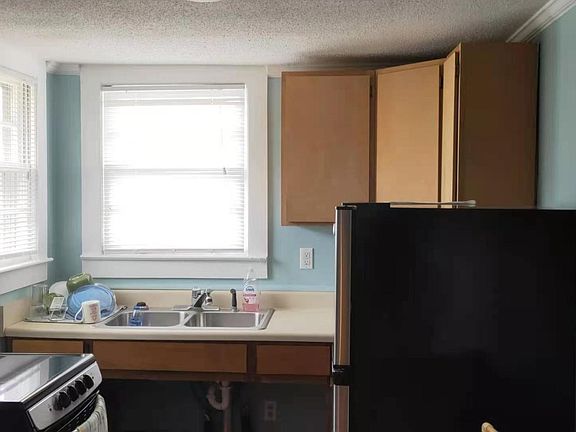 5th image of 311 Pitts Cir