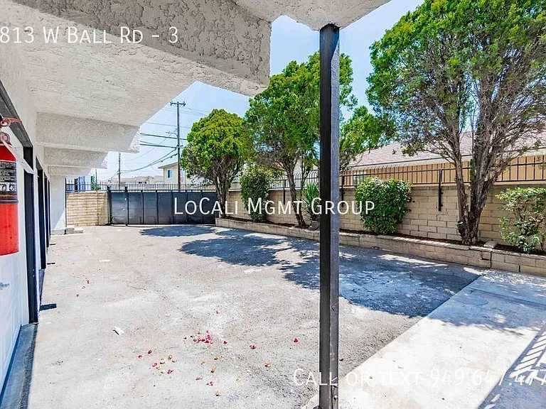 1813 W Ball Rd #3 — Photo 4