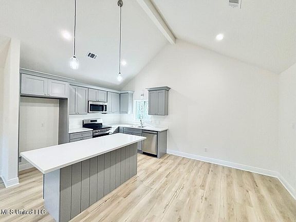 5th image of 4026 Violet St