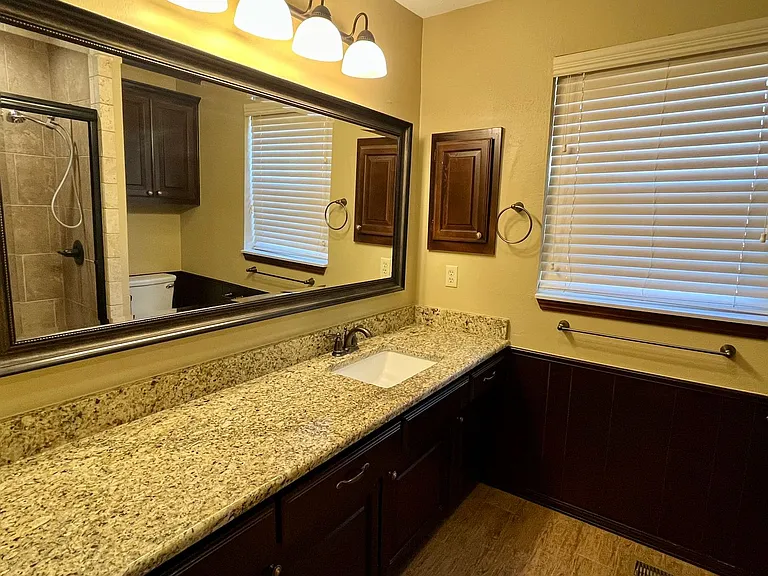 229 E Lincoln Ave — Photo 22