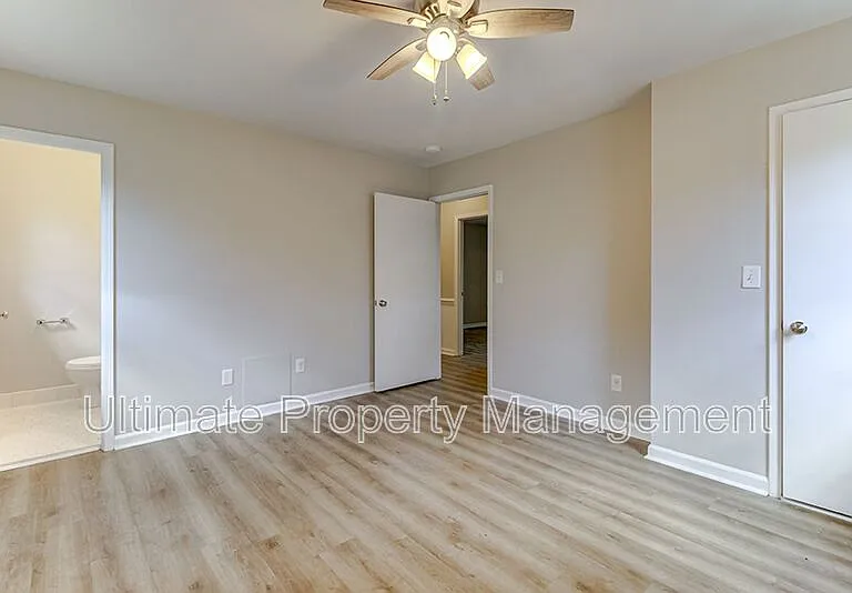5038 Shelley Dr — Photo 12