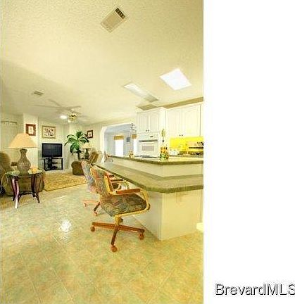 4th image of 842 Tamarind Cir