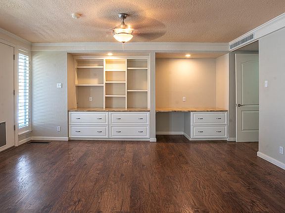 4th image of 3927 Hillcrest Dr