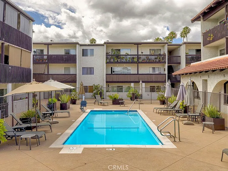 5334 Lindley Ave — Photo 4