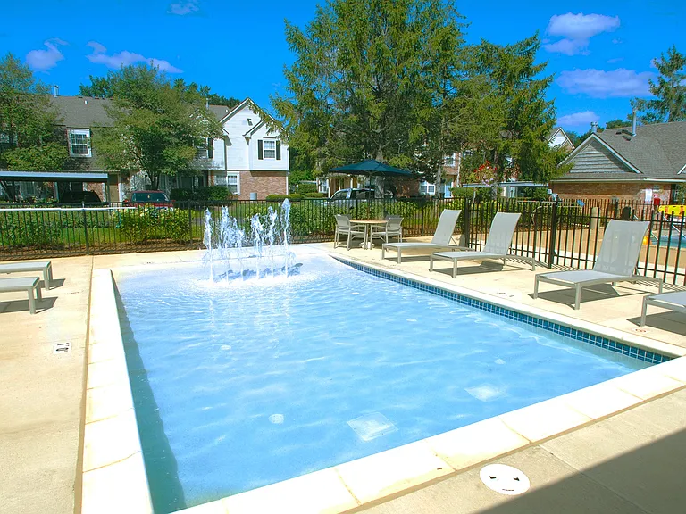 Foxpointe Townhomes — Photo 20