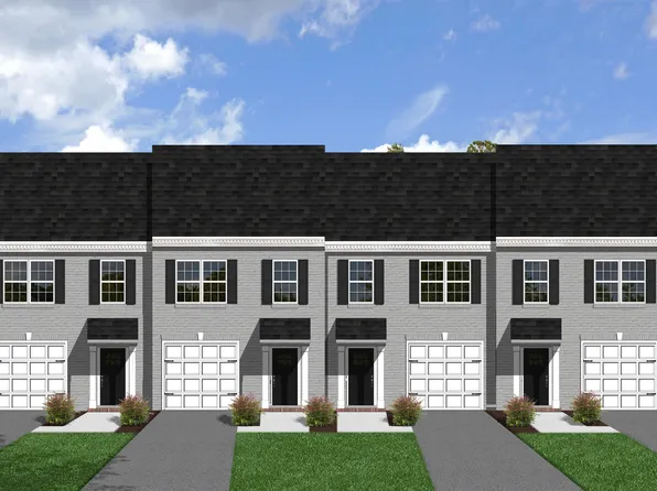 6878 Village Green Dr, Roanoke, VA 24019