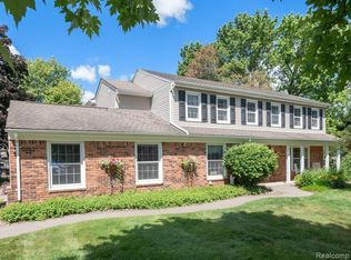 5188 Aintree Rd, Rochester, MI 48306