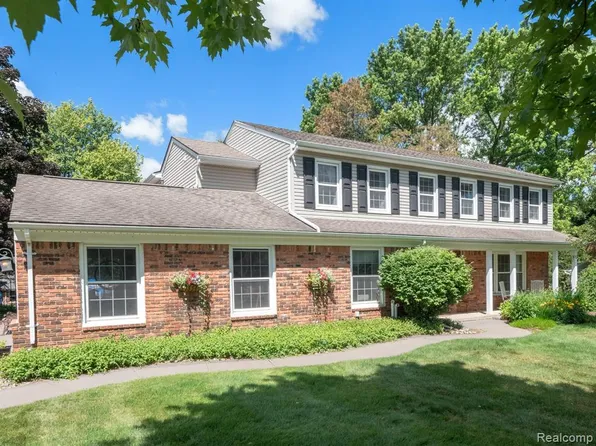 5188 Aintree Rd, Rochester, MI 48306