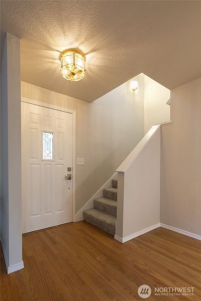 2nd image of 5047 Carole Drive NE