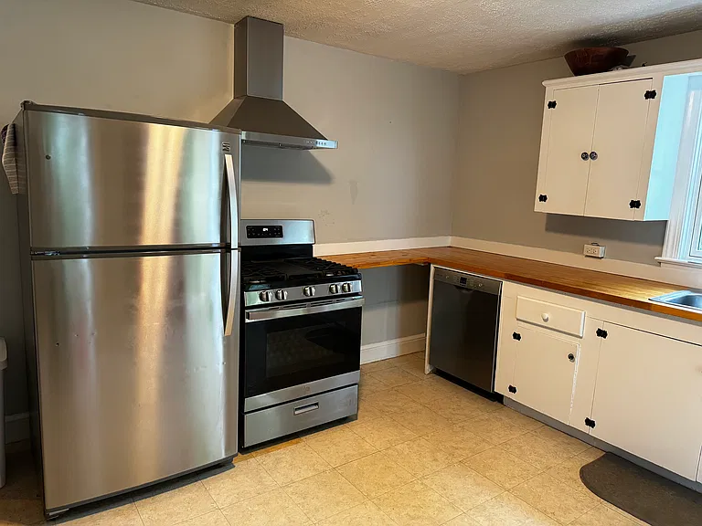 535 Caroline Ave — Photo 12