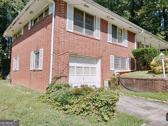 5th image of 2641 Hedgewood Ln NW