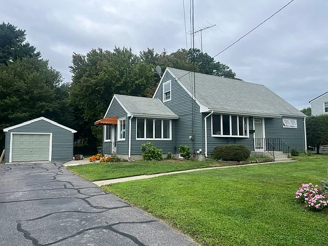 17 Carlson Dr